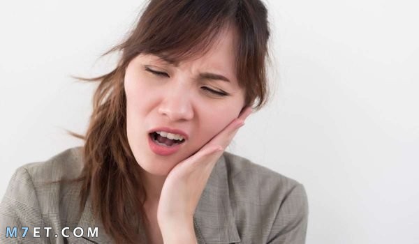Cheek swelling factors due to molars Cheek due to molars 21 Picture No. 3 Cheek swelling due to molars