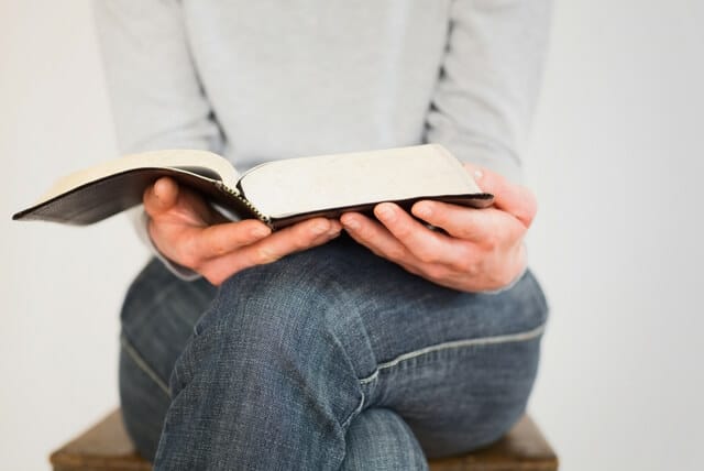 Conseils de relaxation pour les vacances - S'asseoir tranquillement