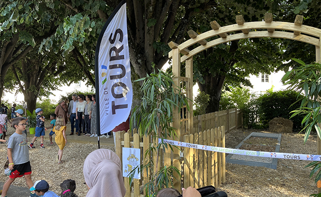 demineralized and vegetated schoolyard