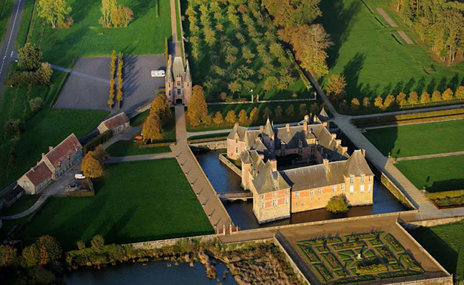 gardens of the park of the castle of Carrouges (61)