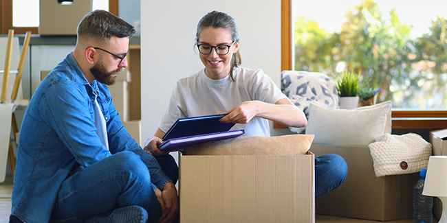 What are the administrative formalities that accompany a move?