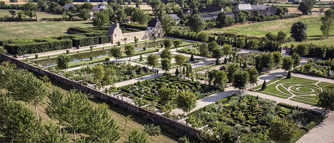 Gardens of the Renaissance castle of Bournazel (12)