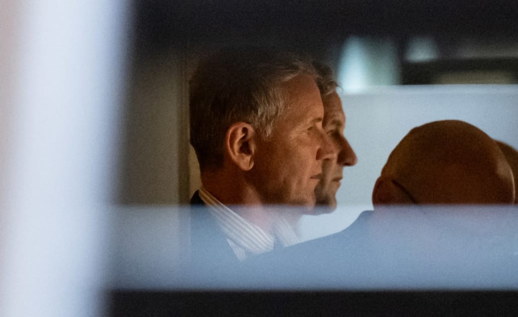 Björn Höcke, chairman of the Thuringian AfD, stands in an elevator after the end of the day of negotiations.  Photo: Hendrik Schmidt/dpa-Pool/dpa