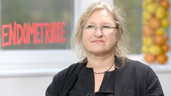 Portrait of Sylvia Mechsner, director of the Endometriosis Center at Berlin's Charité. © NDR Photo: Moritz Schwarz/Oliver Zydek