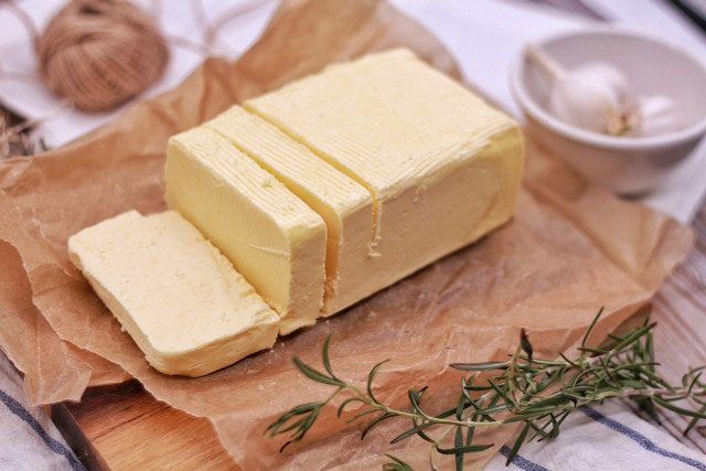 Due to the high consumption of milk, butter is a climate-damaging food.