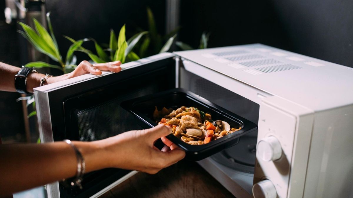 Microwave meals may contain artificial phosphates.