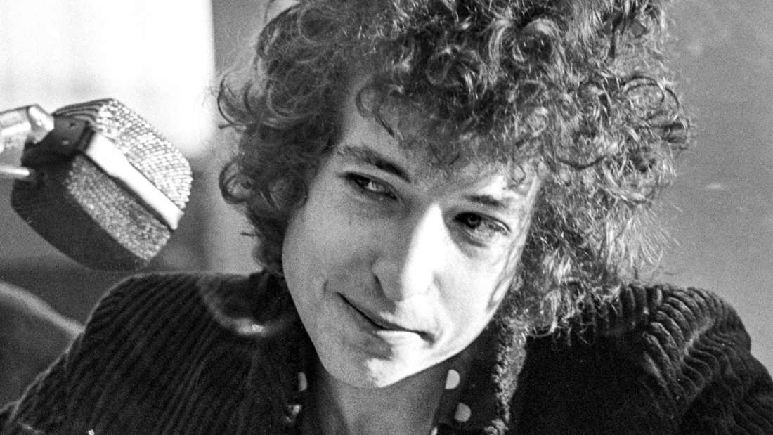 The Book “Mixing Up The Medicine”: Hanging Out With Bob Dylan